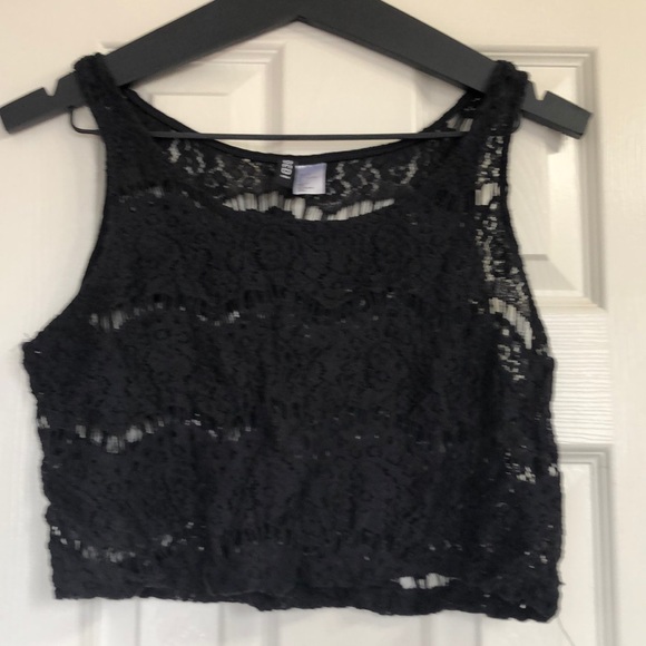 Black lace crop top - Picture 1 of 2